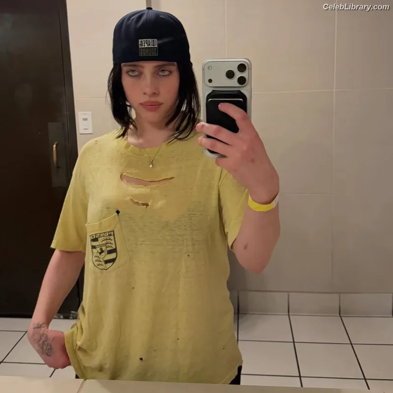 Billie Eilish photo 7 of 1846
