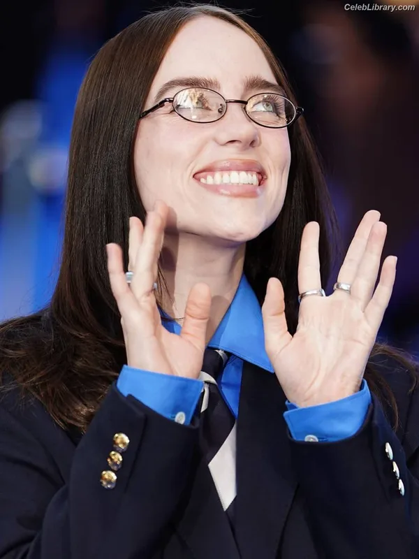 Billie Eilish photo 19 of 1846