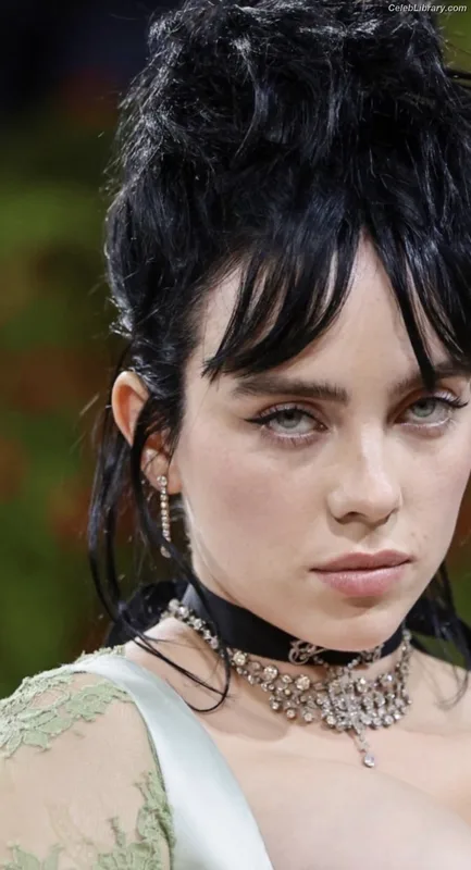 Billie Eilish photo 6 of 1846