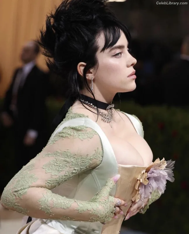 Billie Eilish photo 9 of 1846
