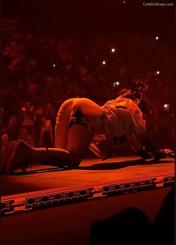 Billie Eilish photo 19 of 1846