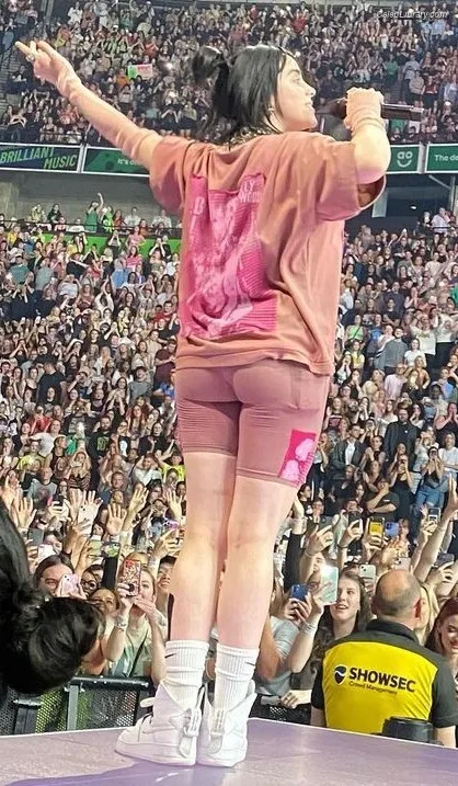Billie Eilish photo 14 of 1846