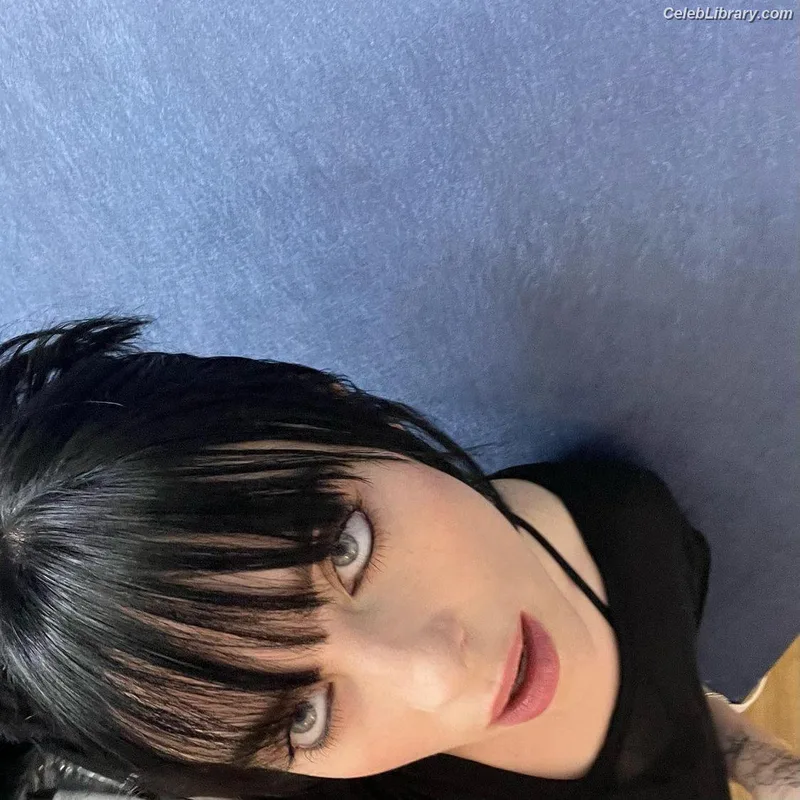 Billie Eilish photo 17 of 1846