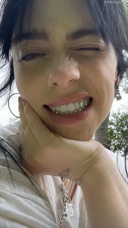 Billie Eilish photo 5 of 1846