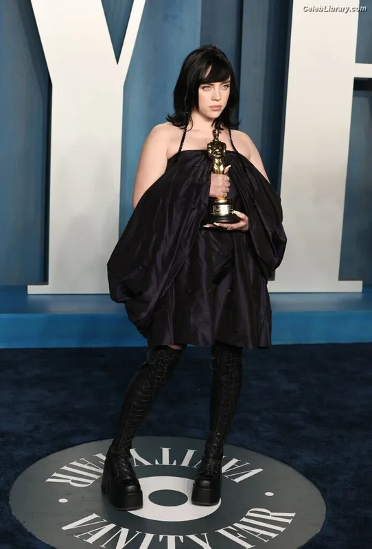 Billie Eilish photo 19 of 1846