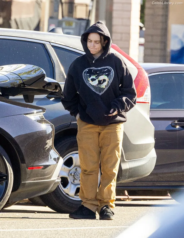 Billie Eilish photo 6 of 1846