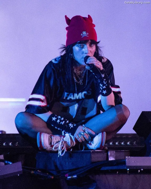 Billie Eilish photo 18 of 1846