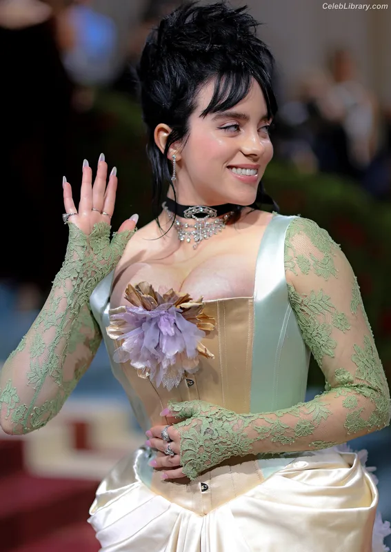 Billie Eilish photo 24 of 1846