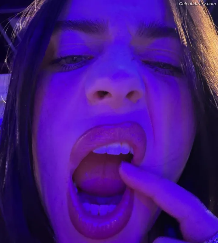 Billie Eilish photo 3 of 1846