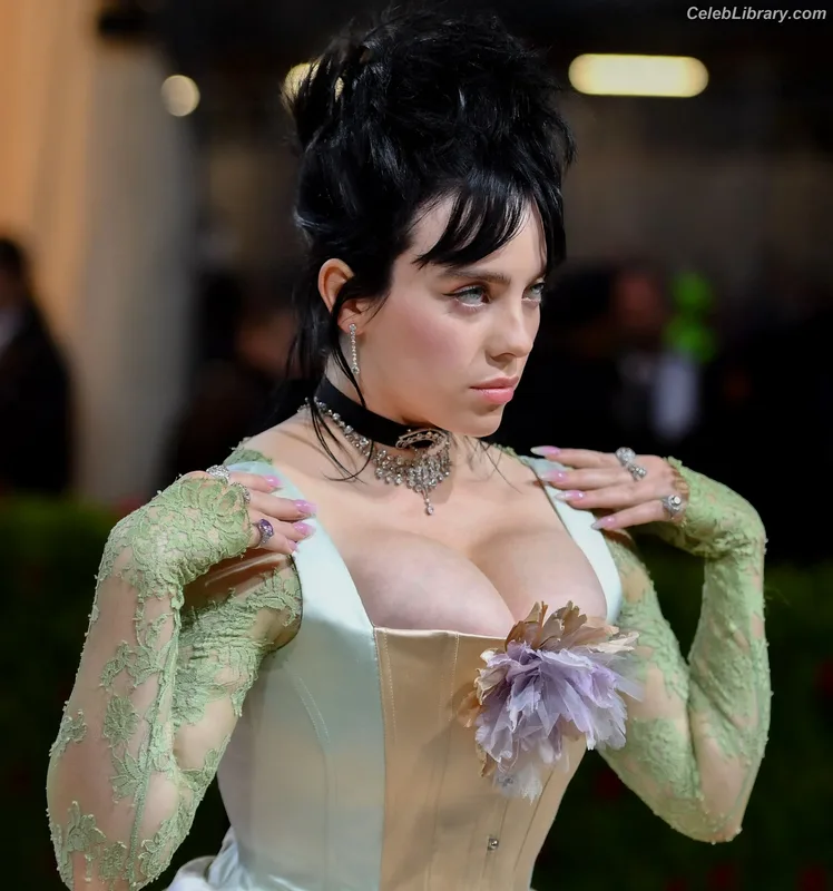Billie Eilish photo 6 of 1846