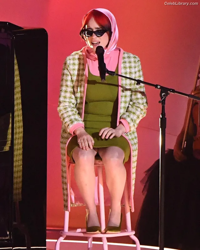 Billie Eilish photo 7 of 1846