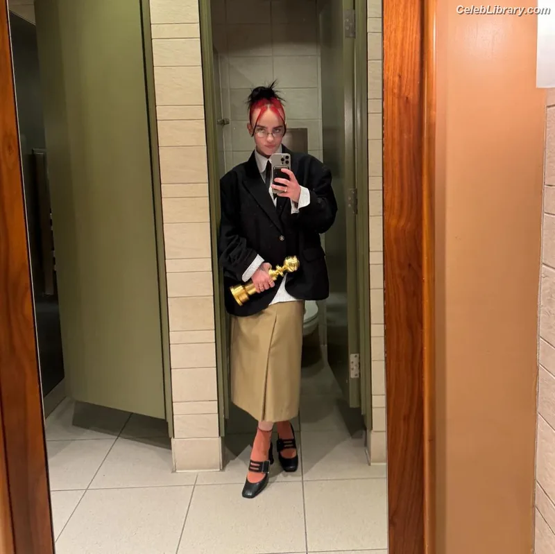 Billie Eilish photo 18 of 1846