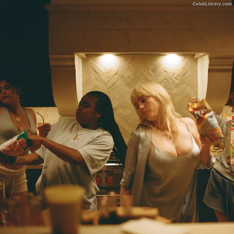 Billie Eilish photo 15 of 1846