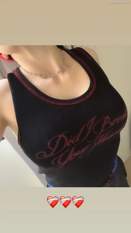 Billie Eilish photo 4 of 1846