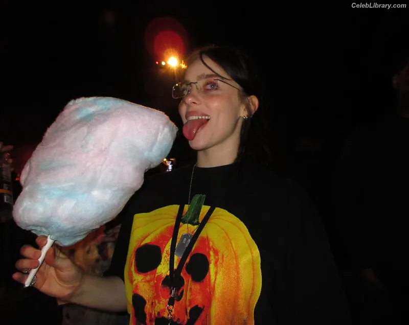 Billie Eilish photo 6 of 1846