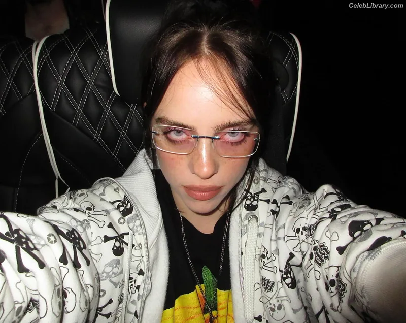 Billie Eilish photo 7 of 1846