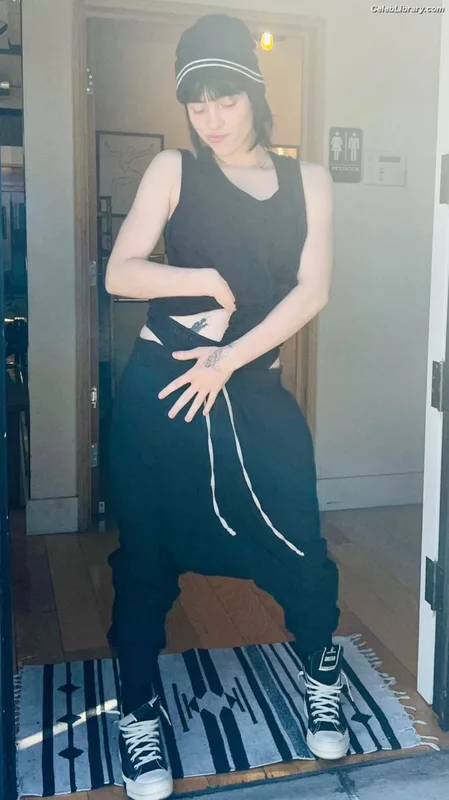 Billie Eilish photo 21 of 1846