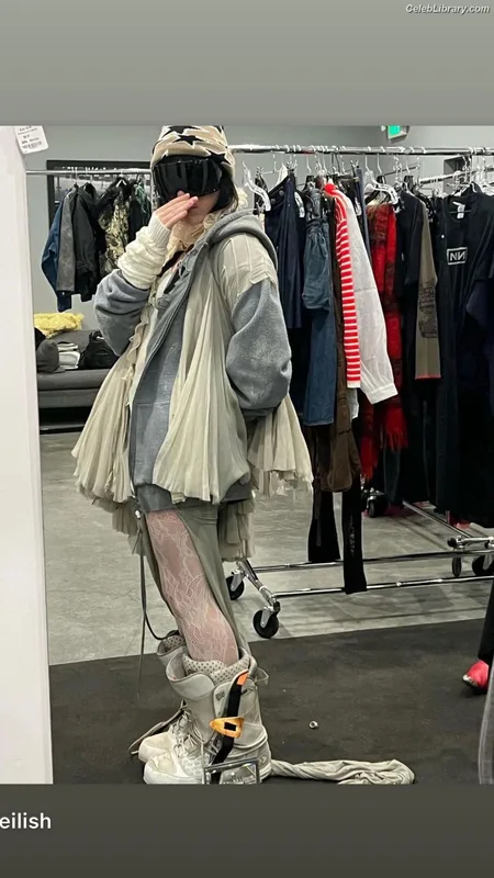 Billie Eilish photo 23 of 1846