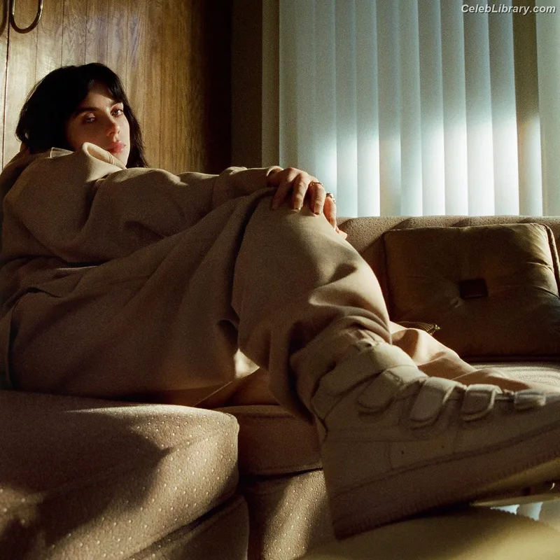 Billie Eilish photo 14 of 1846