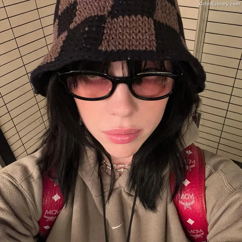 Billie Eilish photo 24 of 1846