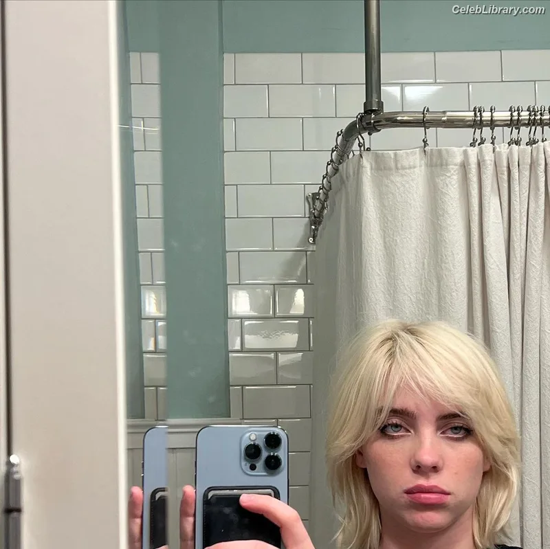 Billie Eilish photo 1 of 1846