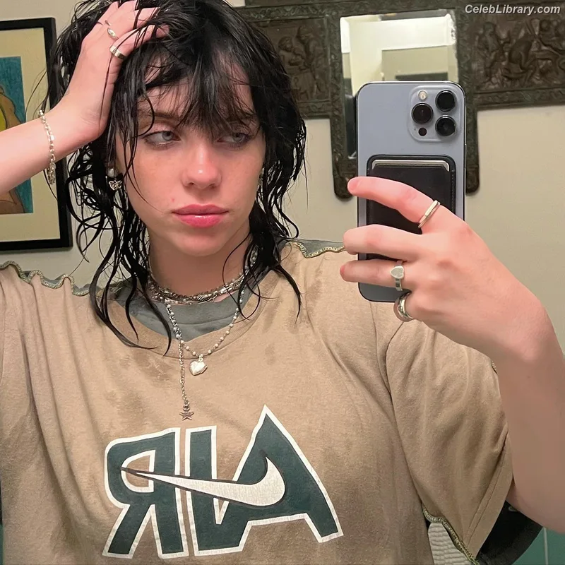 Billie Eilish photo 13 of 1846