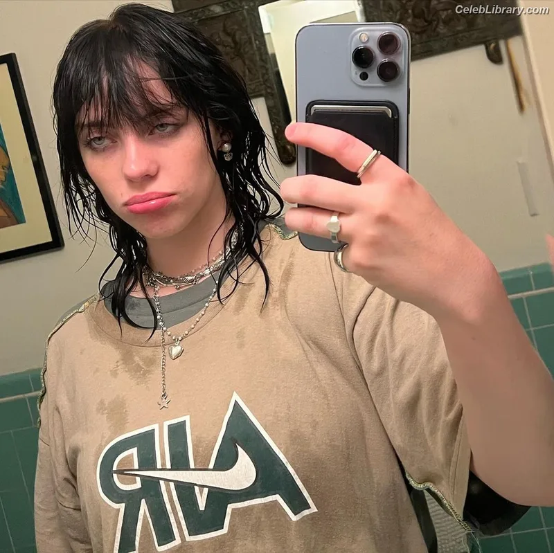 Billie Eilish photo 14 of 1846