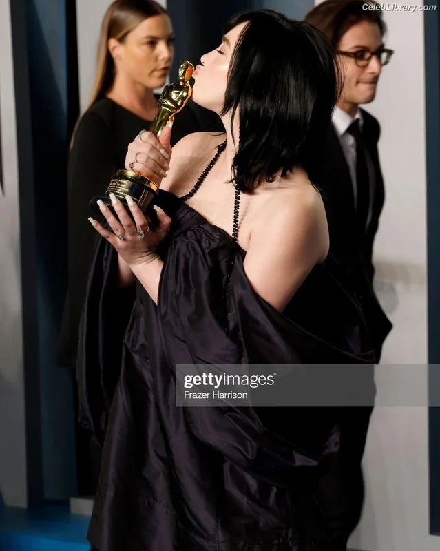 Billie Eilish photo 19 of 1846