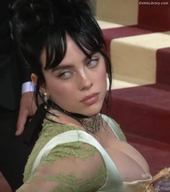 Billie Eilish photo 18 of 1846