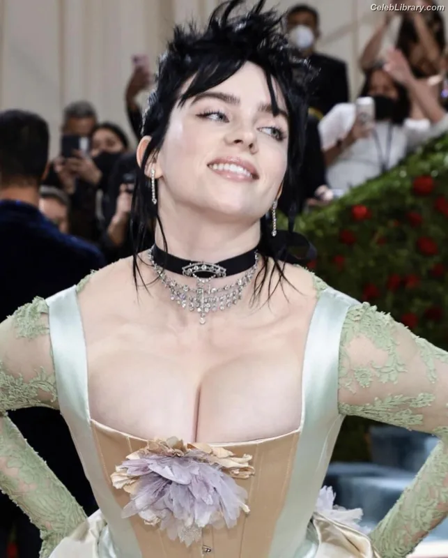 Billie Eilish photo 4 of 1846