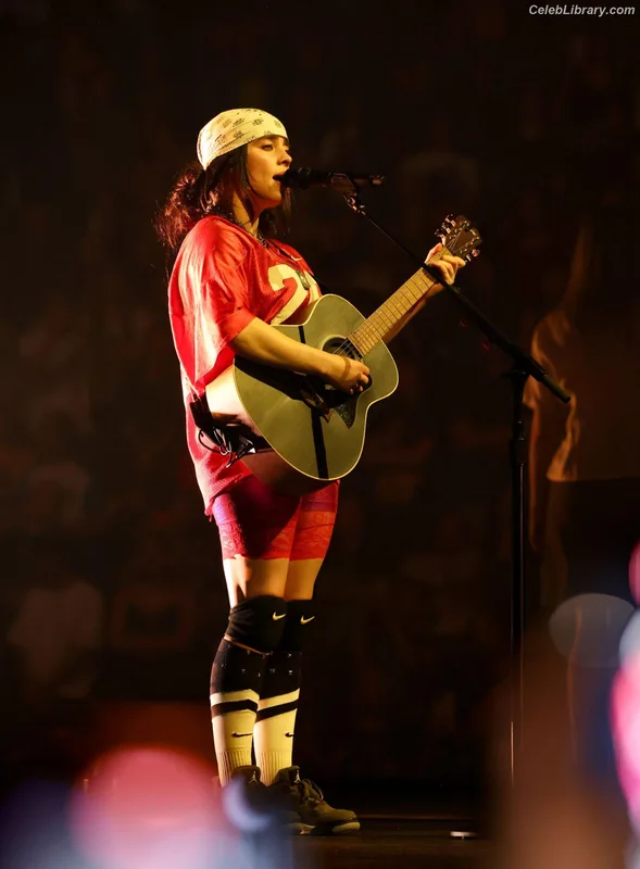 Billie Eilish photo 7 of 1846