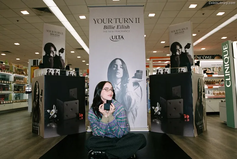Billie Eilish photo 19 of 1846