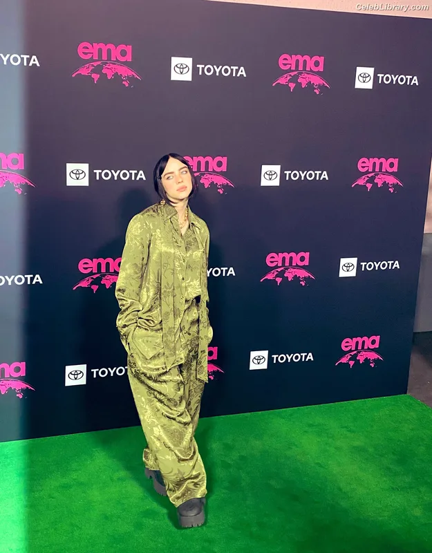 Billie Eilish photo 13 of 1846