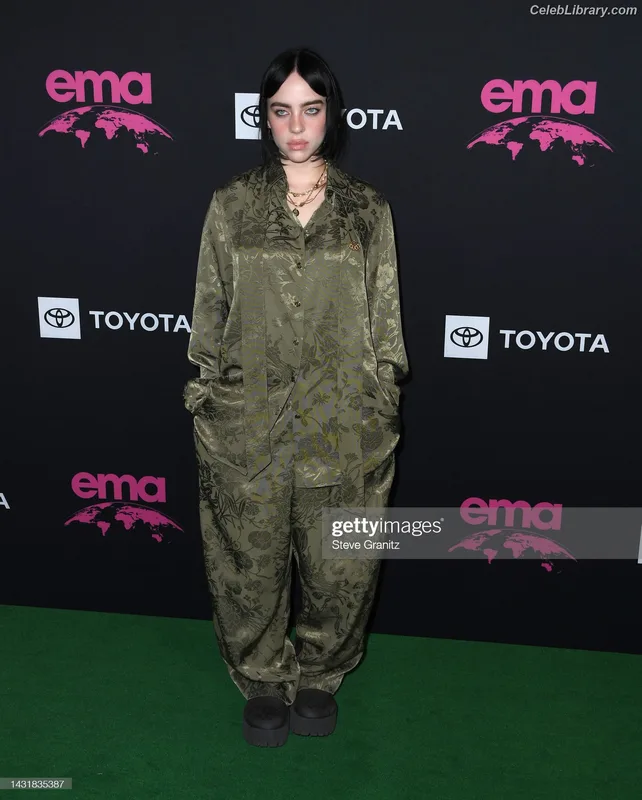 Billie Eilish photo 19 of 1846