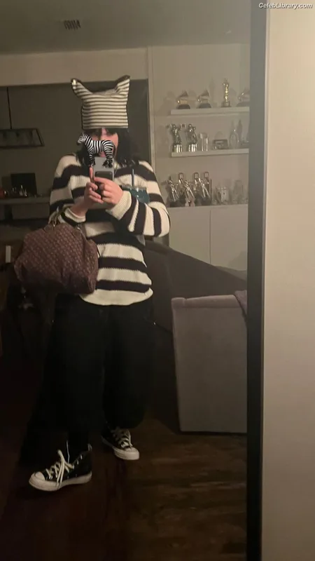 Billie Eilish photo 8 of 1846