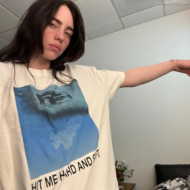 Billie Eilish photo 2 of 1846