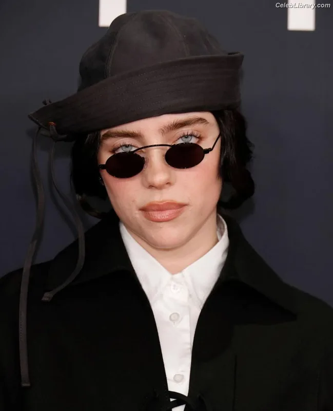 Billie Eilish photo 22 of 1846