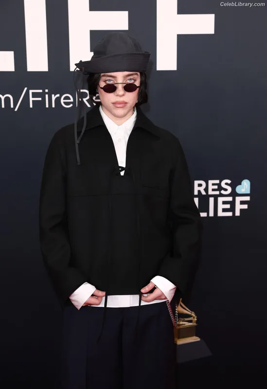 Billie Eilish photo 1 of 1846