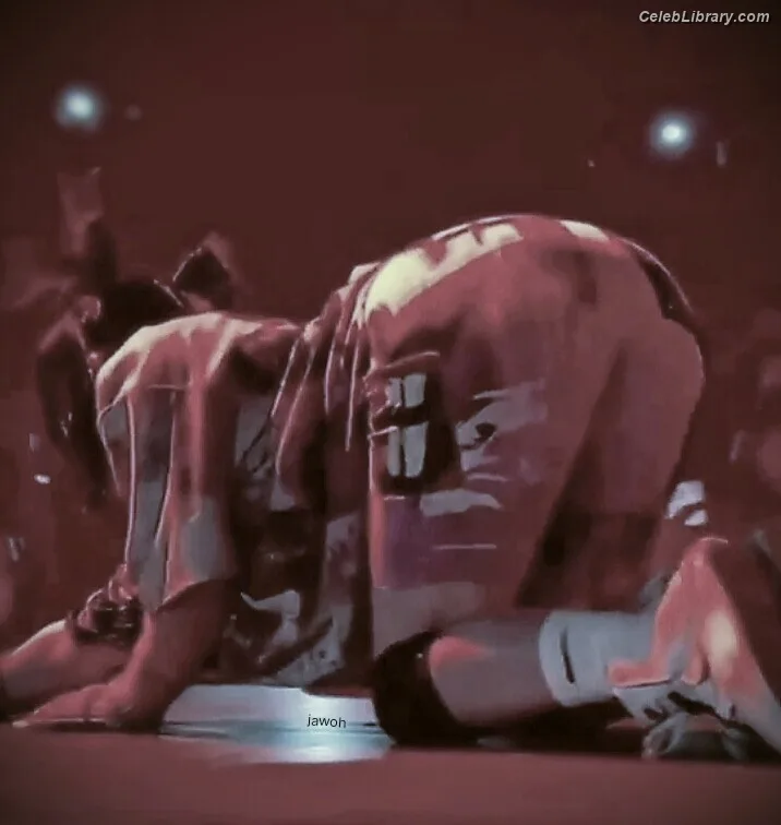 Billie Eilish photo 7 of 1846
