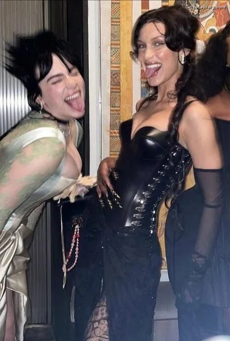 Billie Eilish photo 11 of 1846