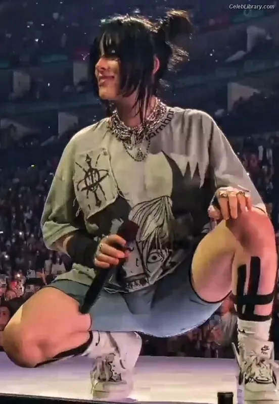 Billie Eilish photo 15 of 1846
