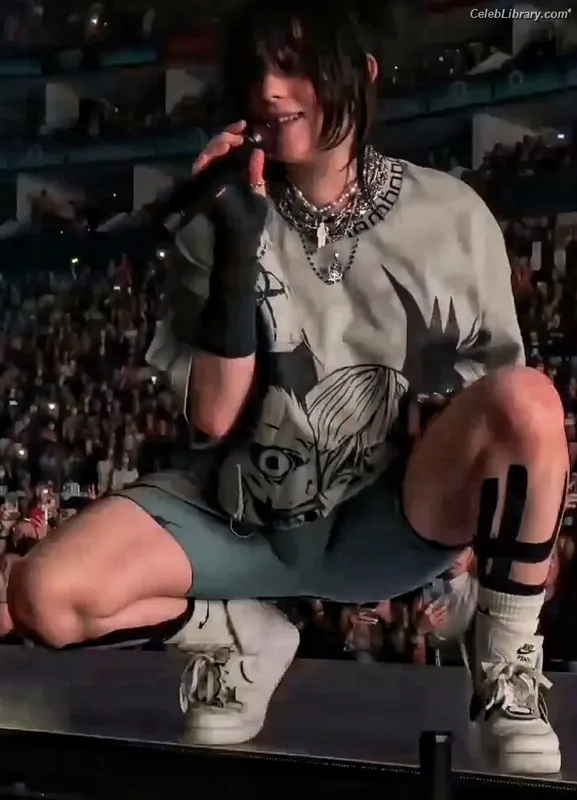 Billie Eilish photo 17 of 1846