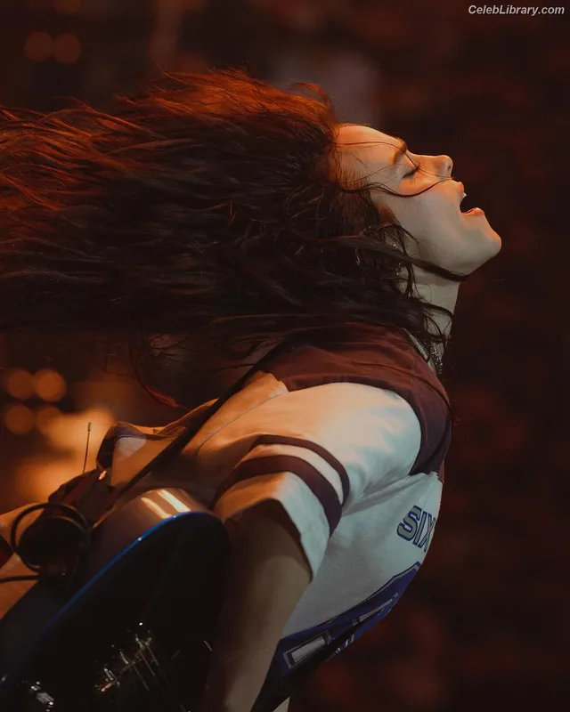 Billie Eilish photo 6 of 1846