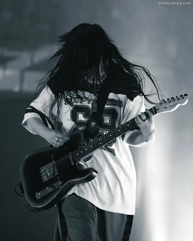 Billie Eilish photo 7 of 1846