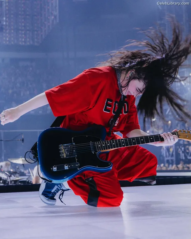 Billie Eilish photo 11 of 1846