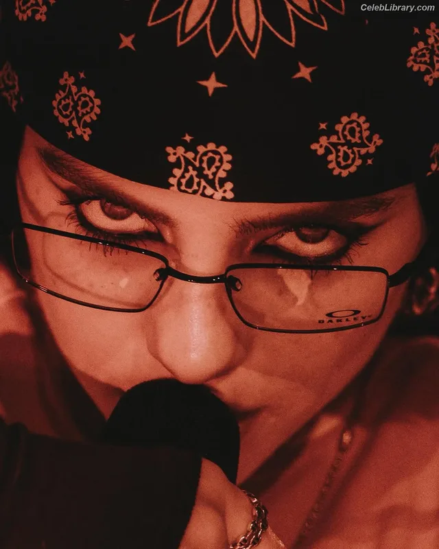 Billie Eilish photo 13 of 1846