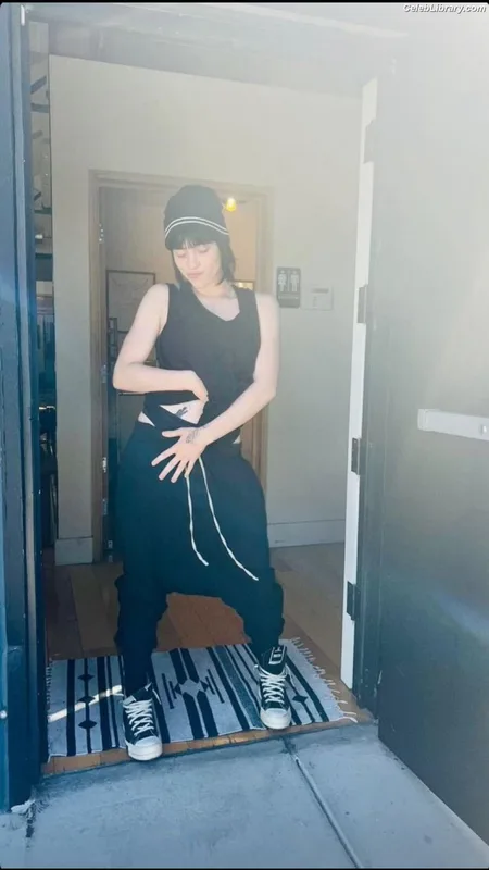 Billie Eilish photo 14 of 1846