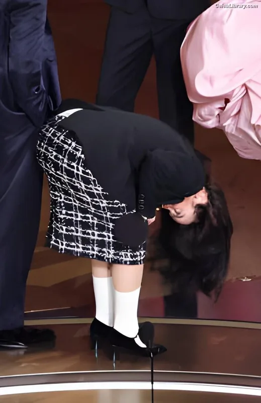 Billie Eilish photo 17 of 1846