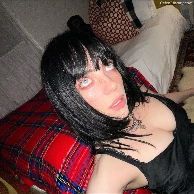 Billie Eilish photo 2 of 1846