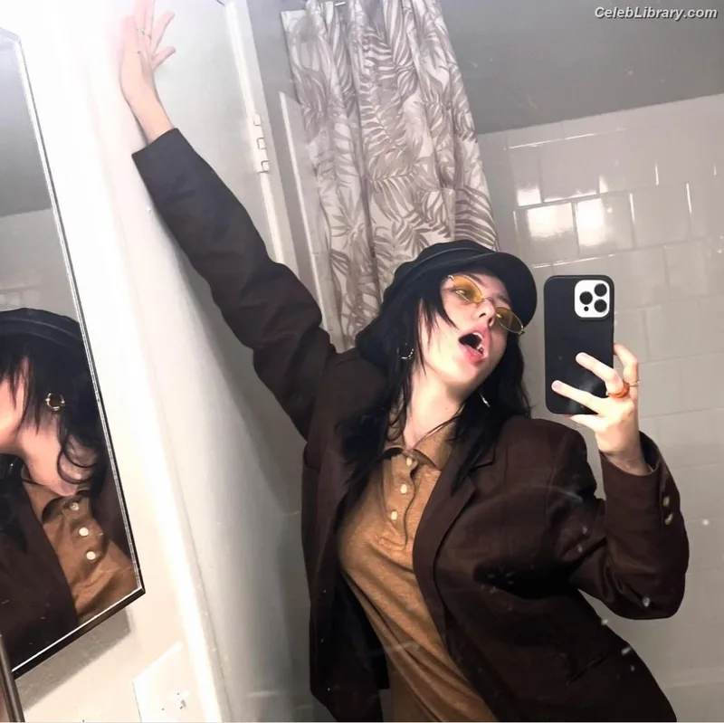 Billie Eilish photo 11 of 1846